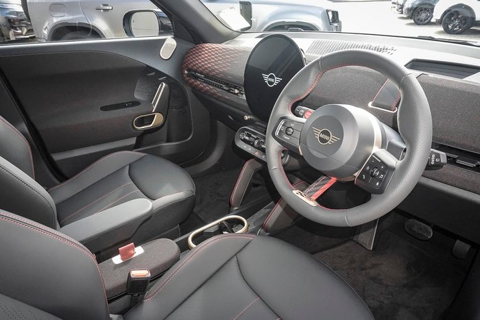 2025 MINI Aceman JCW E Favoured