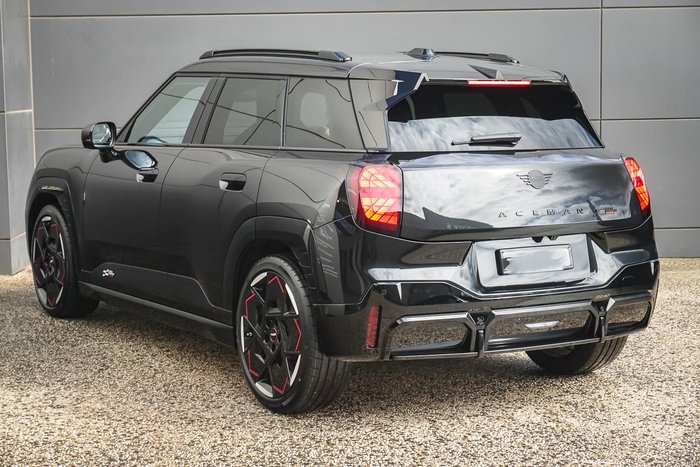 2025 MINI Aceman JCW E Favoured