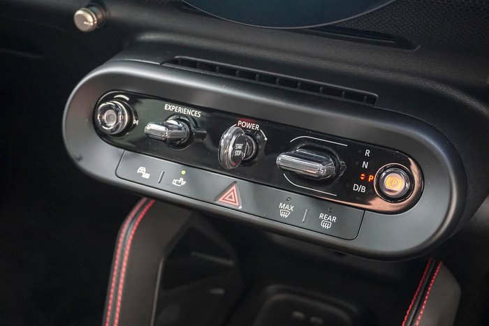 2025 MINI Aceman JCW E Favoured