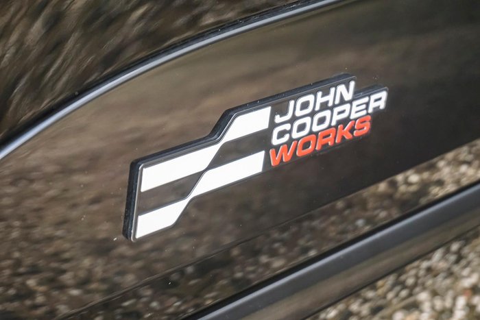 2025 MINI Aceman JCW E Favoured