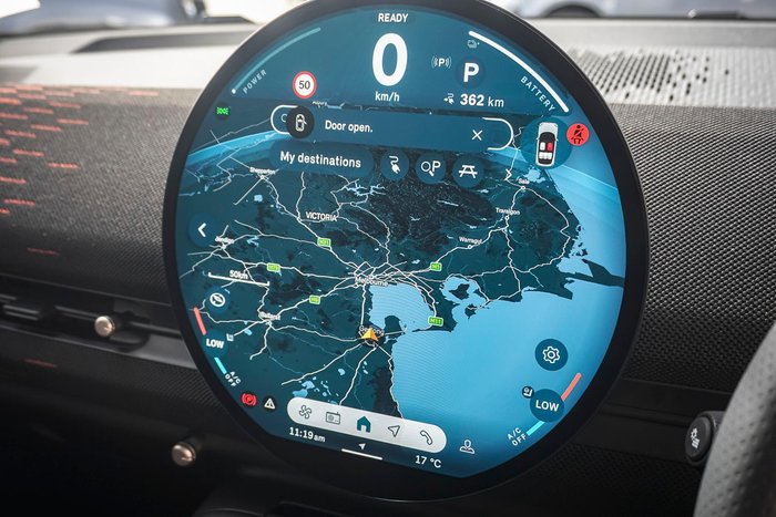 2025 MINI Aceman JCW E Favoured