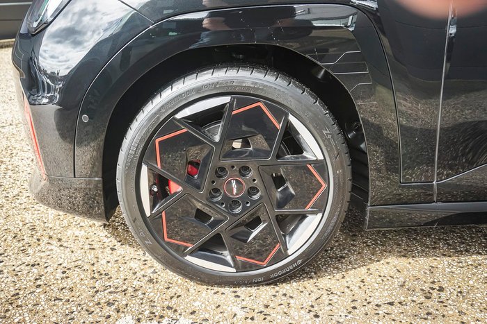 2025 MINI Aceman JCW E Favoured