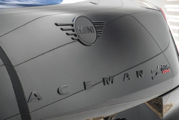2025 MINI Aceman JCW E Favoured