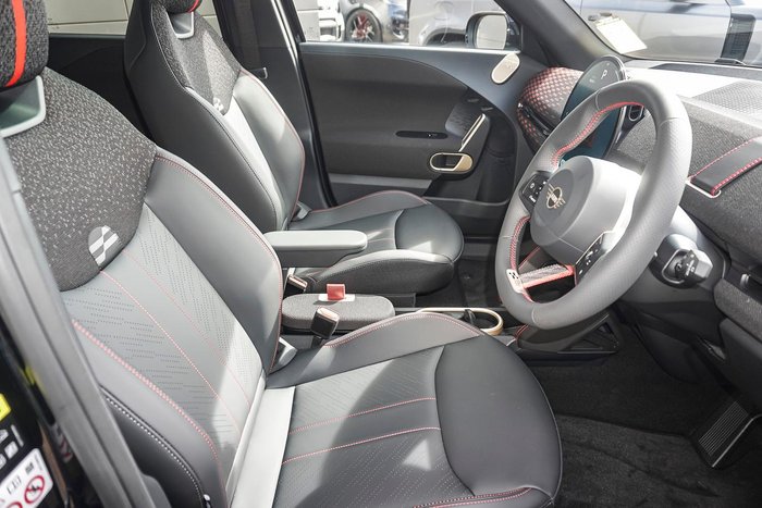 2025 MINI Aceman JCW E Favoured