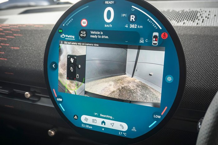 2025 MINI Aceman JCW E Favoured