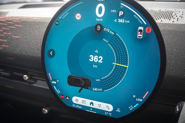 2025 MINI Aceman JCW E Favoured