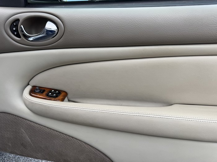 2001 Jaguar XKR Classic