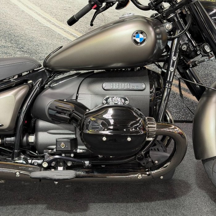 2023 BMW Motorrad R 18 CLASSIC KHAKI