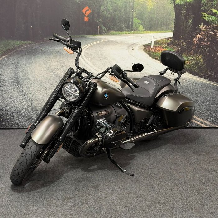 2023 BMW Motorrad R 18 CLASSIC KHAKI