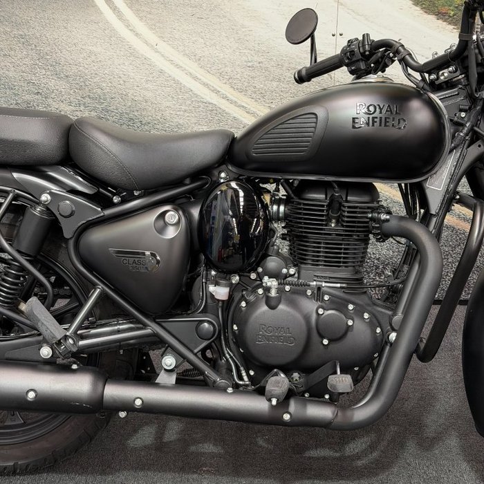 2025 Royal Enfield 2025 Royal Enfield 350CC CLASSIC 350 STEALTH BLACK Black