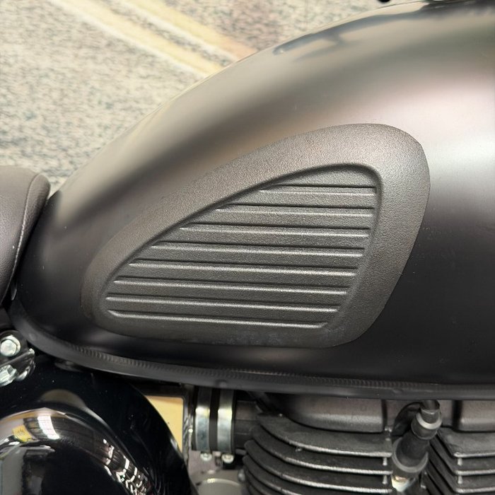 2025 Royal Enfield 2025 Royal Enfield 350CC CLASSIC 350 STEALTH BLACK Black