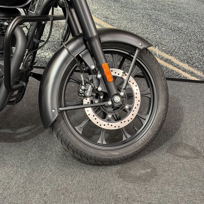 2025 Royal Enfield 2025 Royal Enfield 350CC CLASSIC 350 STEALTH BLACK Black