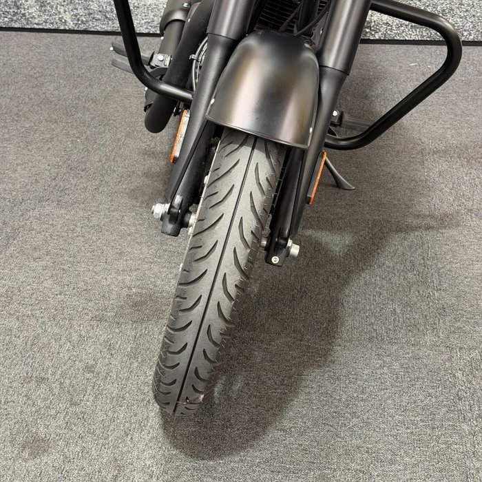 2025 Royal Enfield 2025 Royal Enfield 350CC CLASSIC 350 STEALTH BLACK Black