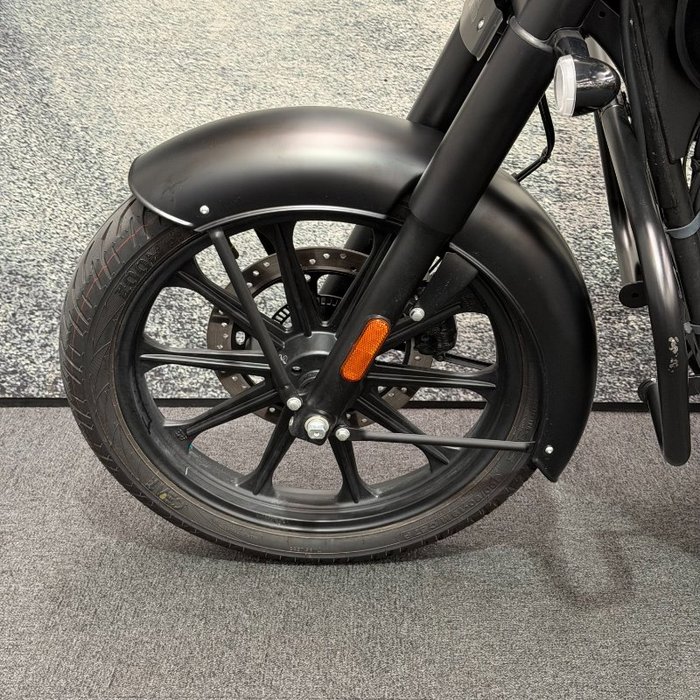 2025 Royal Enfield 2025 Royal Enfield 350CC CLASSIC 350 STEALTH BLACK Black