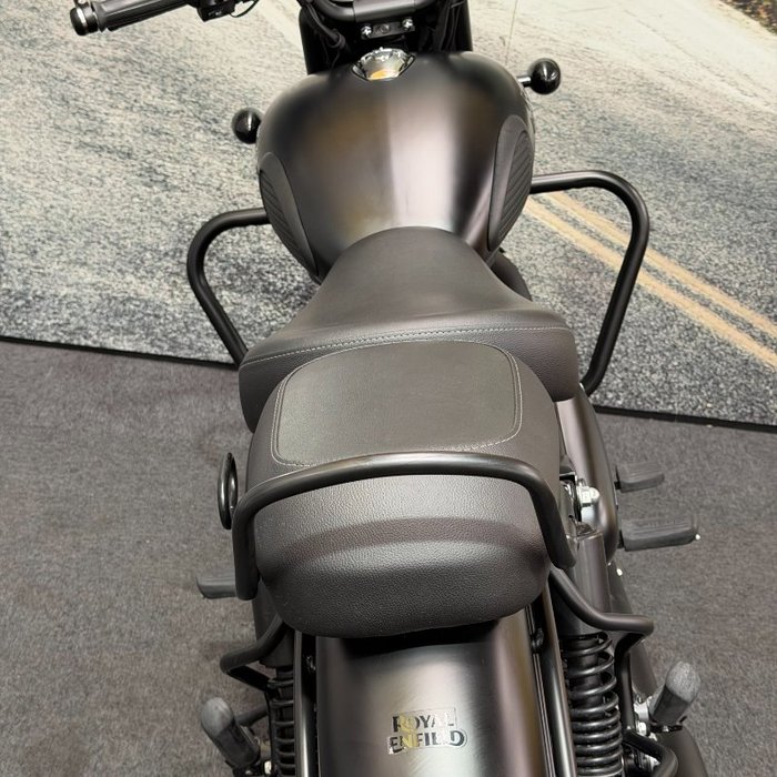 2025 Royal Enfield 2025 Royal Enfield 350CC CLASSIC 350 STEALTH BLACK Black