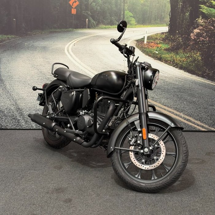 2025 Royal Enfield 2025 Royal Enfield 350CC CLASSIC 350 STEALTH BLACK Black