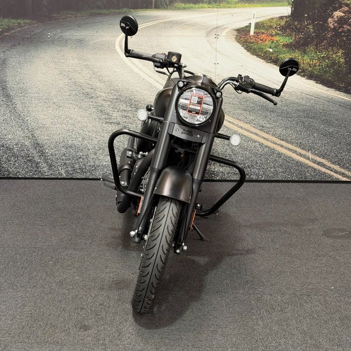 2025 Royal Enfield 2025 Royal Enfield 350CC CLASSIC 350 STEALTH BLACK Black