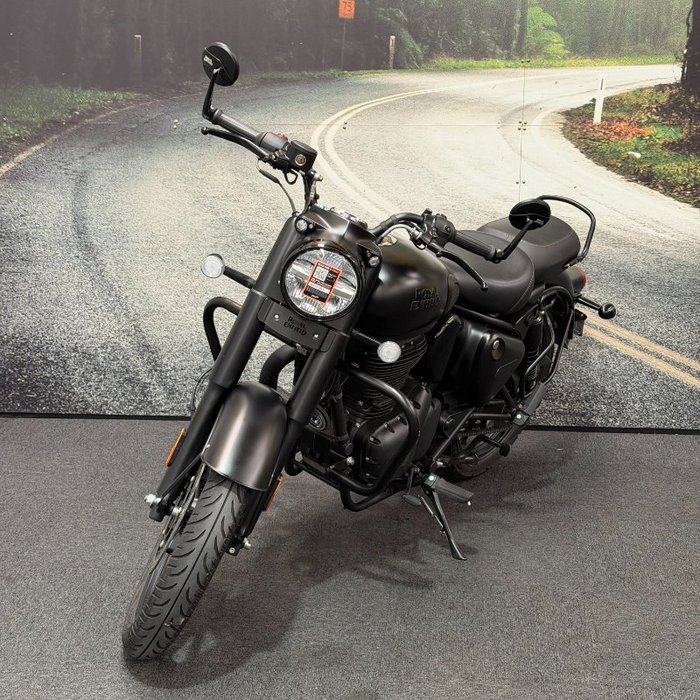 2025 Royal Enfield 2025 Royal Enfield 350CC CLASSIC 350 STEALTH BLACK Black