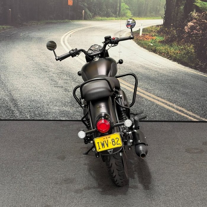 2025 Royal Enfield 2025 Royal Enfield 350CC CLASSIC 350 STEALTH BLACK Black