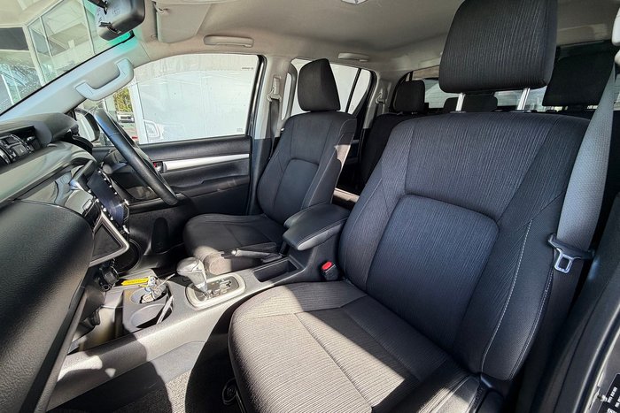 2021 Toyota Hilux SR5
