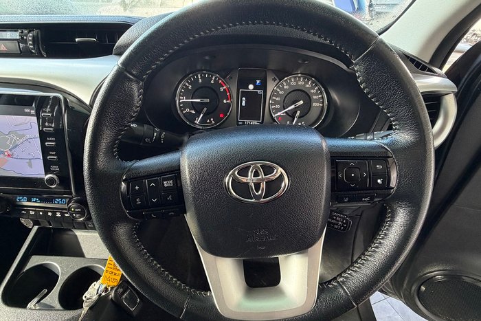 2021 Toyota Hilux SR5