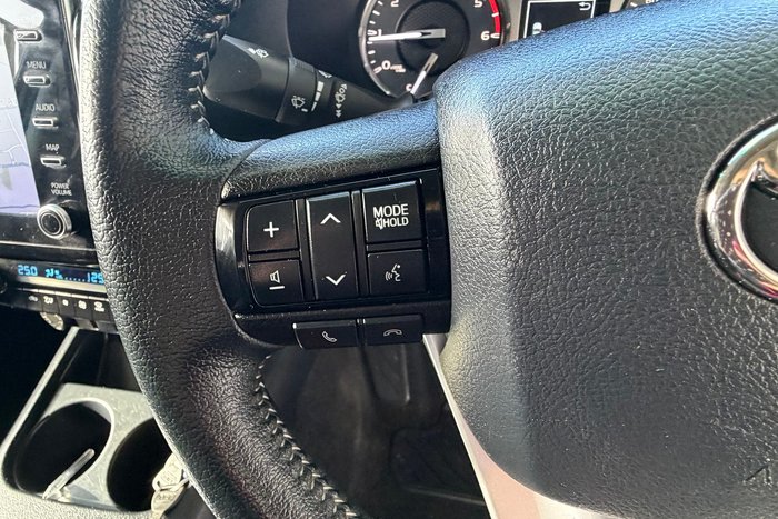 2021 Toyota Hilux SR5