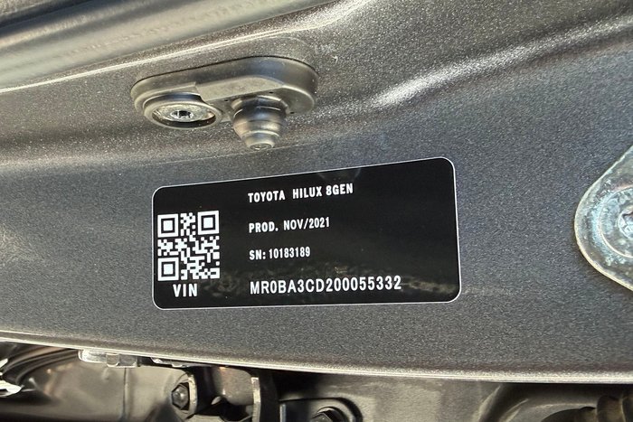 2021 Toyota Hilux SR5