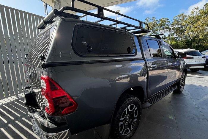 2021 Toyota Hilux SR5