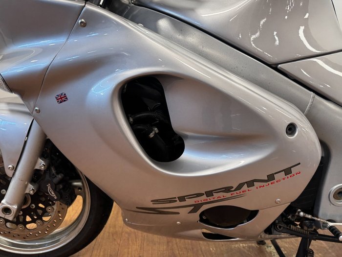 2002 Triumph SPRINT ST SILVER