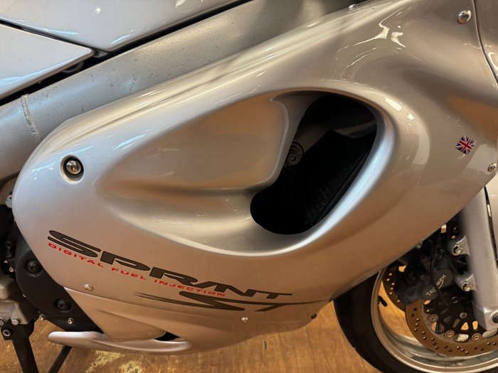 2002 Triumph SPRINT ST SILVER