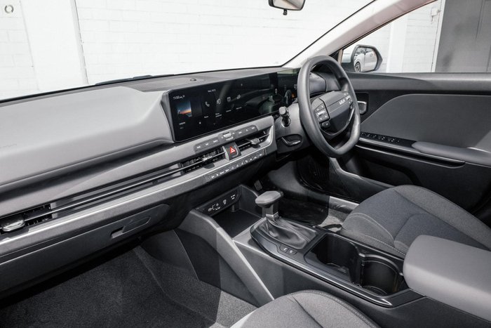 2025 Kia K4 S
