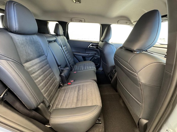 2025 Mitsubishi Outlander Aspire