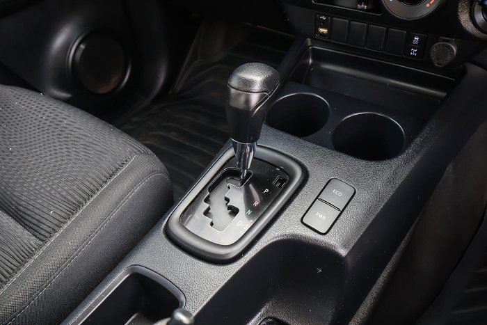 2022 Toyota Hilux SR
