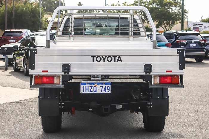 2022 Toyota Hilux SR