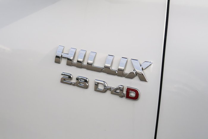 2022 Toyota Hilux SR