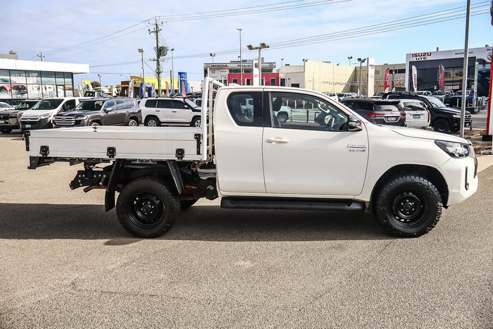 2022 Toyota Hilux SR