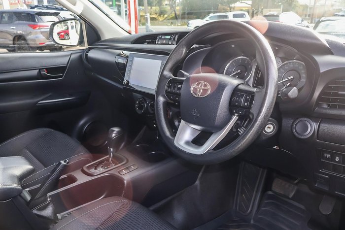 2022 Toyota Hilux SR