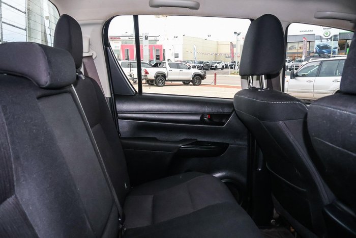 2022 Toyota Hilux SR