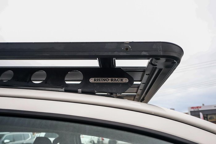 2022 Toyota Hilux SR