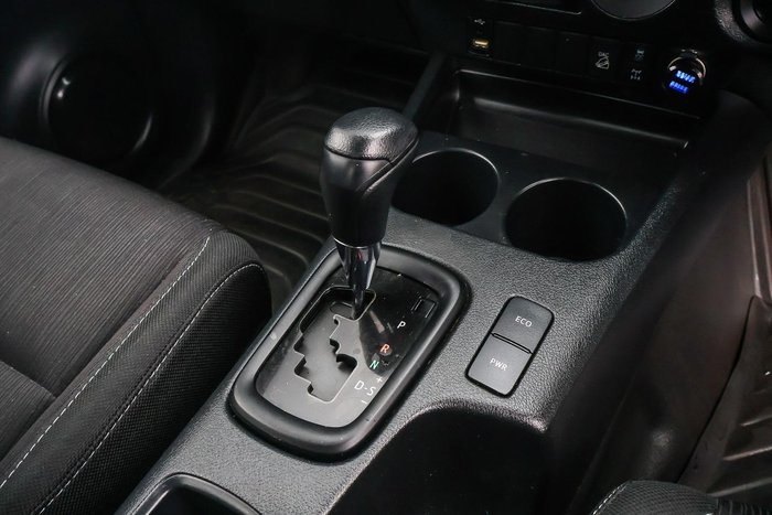 2022 Toyota Hilux SR