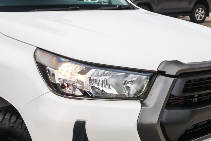2022 Toyota Hilux SR