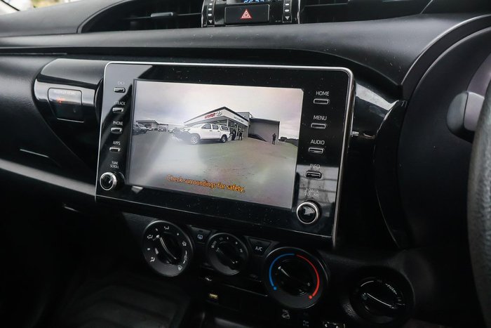 2022 Toyota Hilux SR