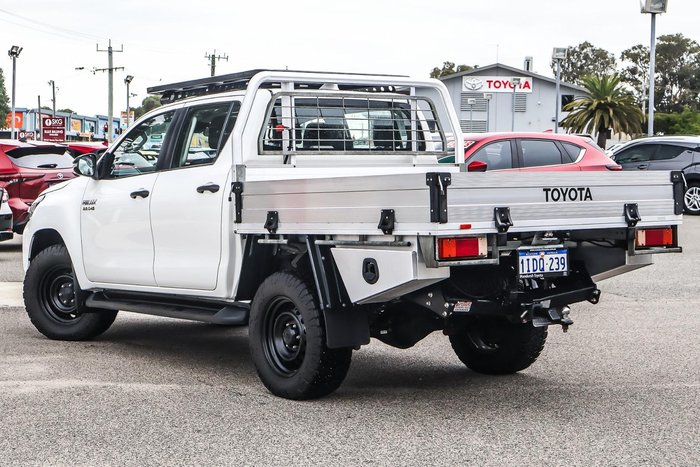 2022 Toyota Hilux SR