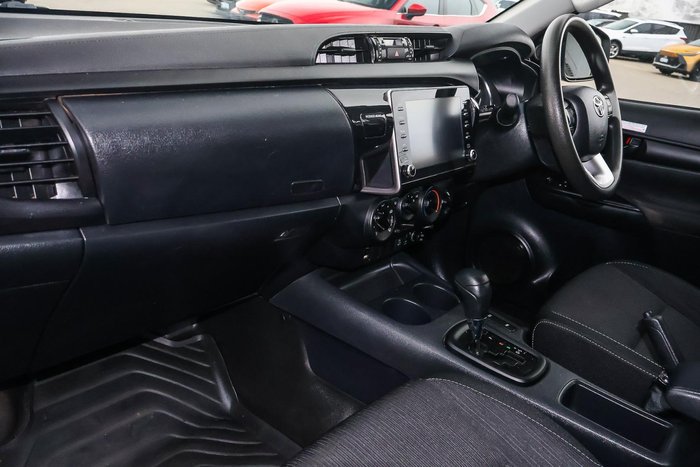 2022 Toyota Hilux SR