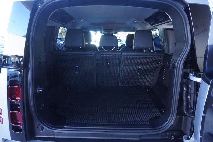 2024 Land Rover Defender 110 P300 S