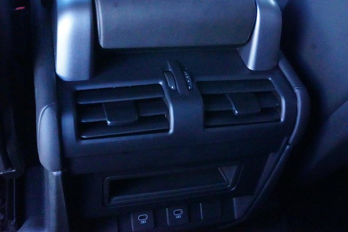 2024 Land Rover Defender 110 P300 S