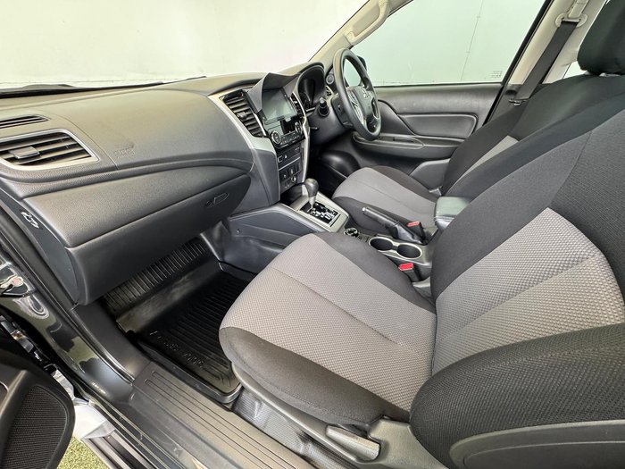 2022 Mitsubishi Triton GLX+