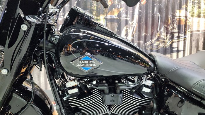 2026 HARLEY-DAVIDSON FLHC HERITAGE CLASSIC (117)