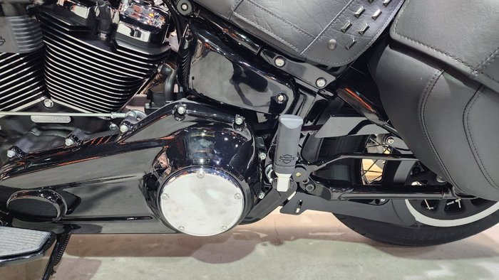 2026 HARLEY-DAVIDSON FLHC HERITAGE CLASSIC (117)
