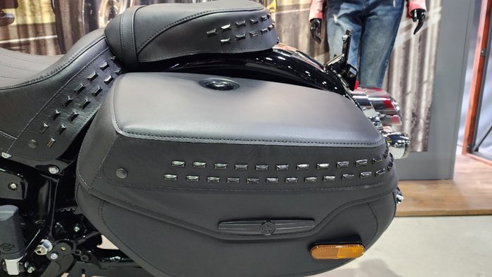 2026 HARLEY-DAVIDSON FLHC HERITAGE CLASSIC (117)